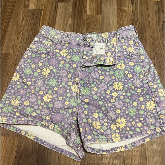 ZARA Floral Shorts ~ USA Size 10 - Picture 3 of 4